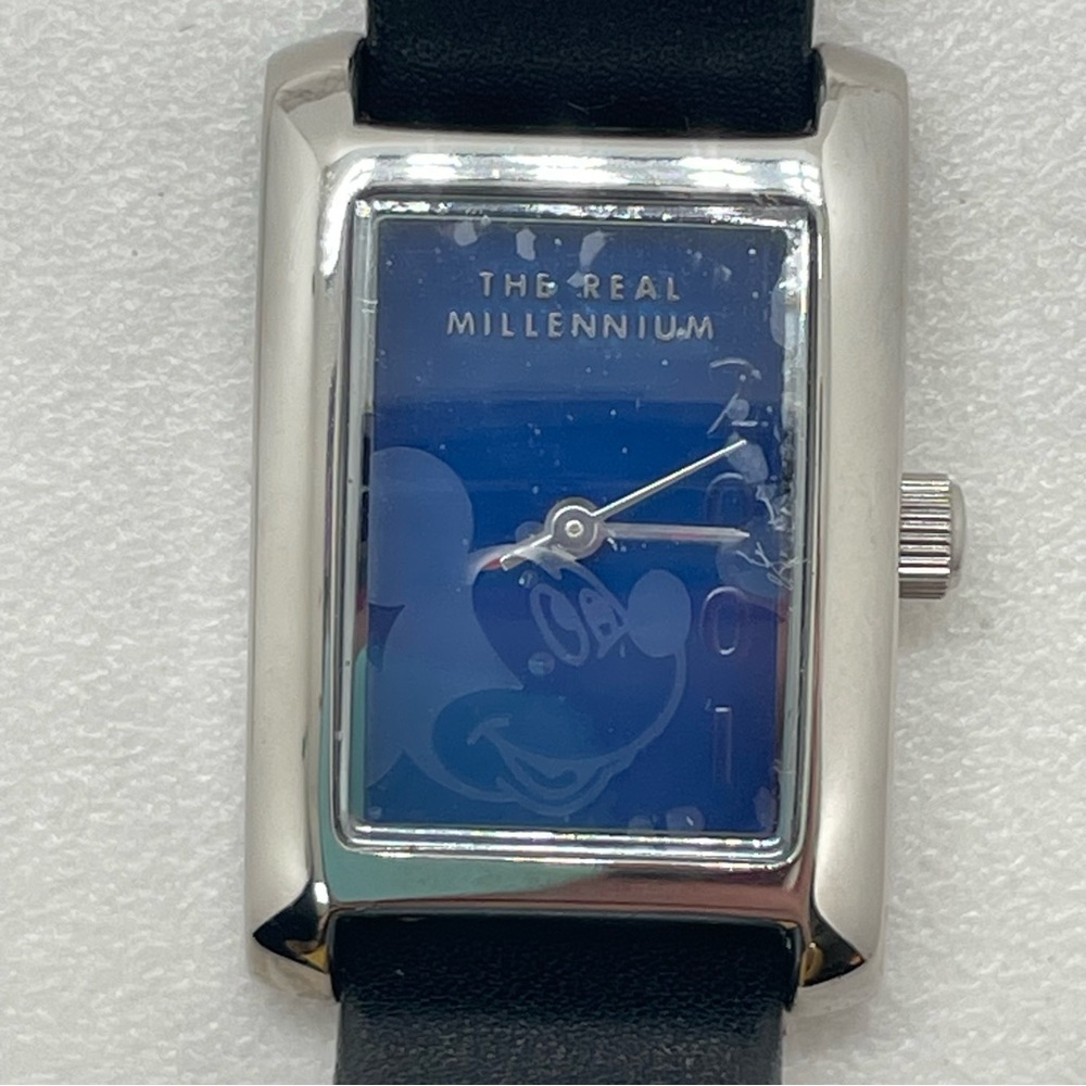 Disney 2001 "The Real Millennium" Mickey Mouse Limited Edition Watch Untested